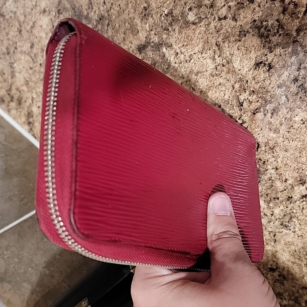 Louis Vuitton Epi Leather Long Wallet - Picture 8 of 16